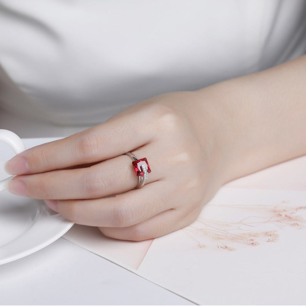 Pigeon Jacinth Exquisite Ring For Women