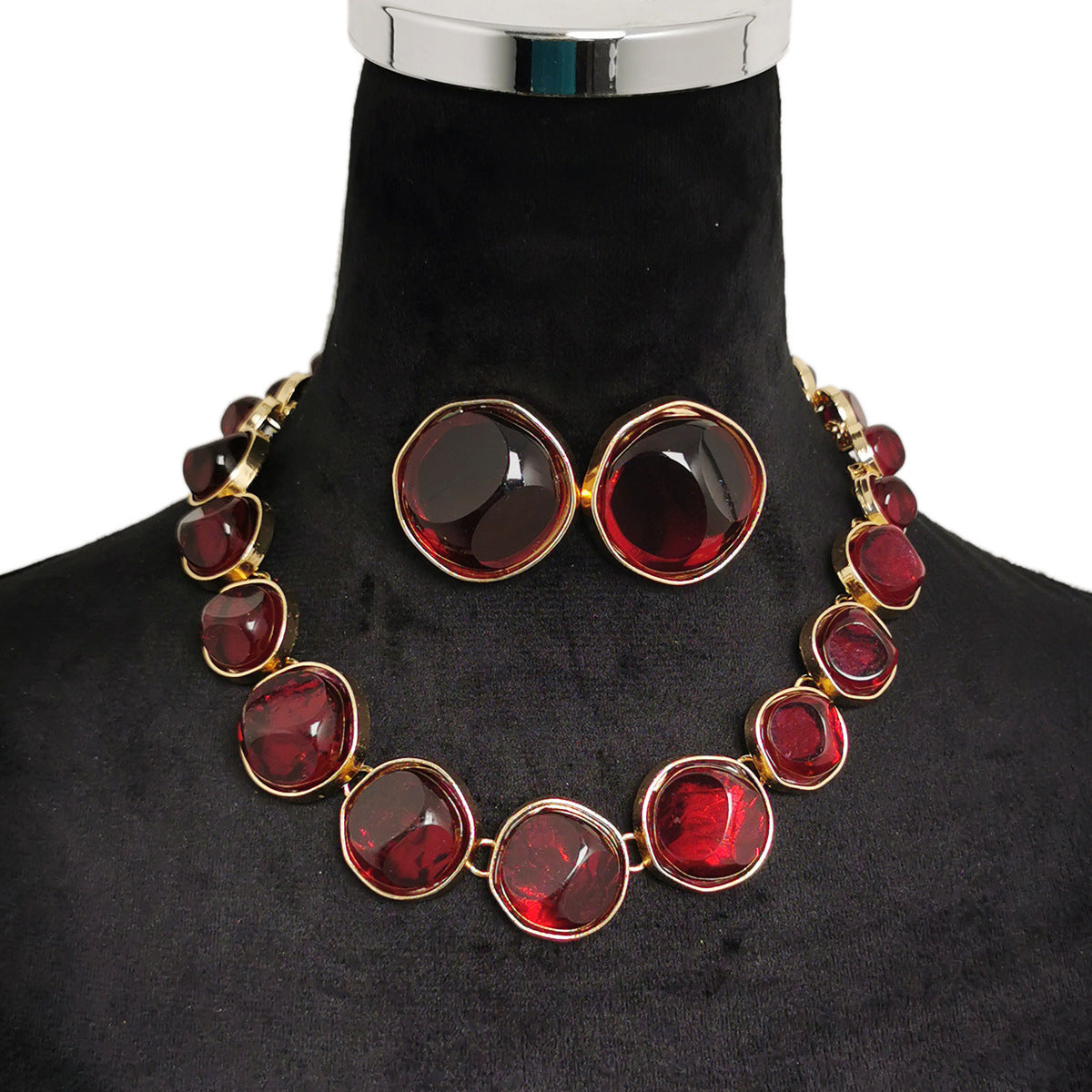 Round Three-dimensional Pattern Necklace And Earring Suit